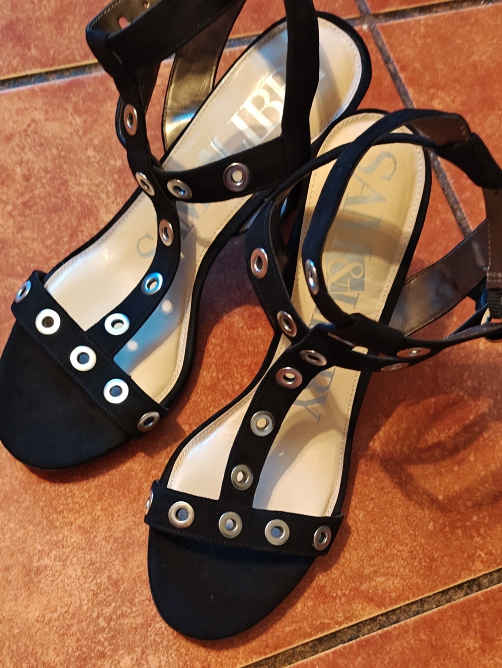 Sam & Libby Black Grommet T-Strap Heeled Sandals
